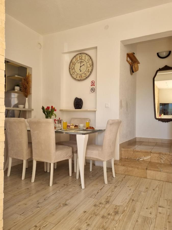Bruno'S Poolside Apartments - Near Beach Trogir Dış mekan fotoğraf