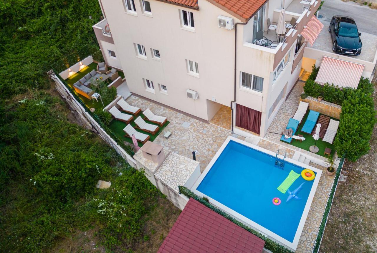 Bruno'S Poolside Apartments - Near Beach Trogir Dış mekan fotoğraf