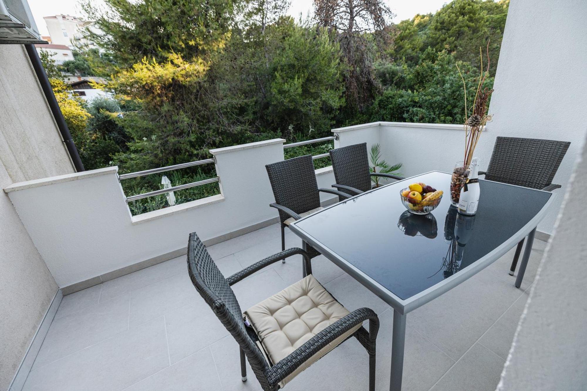 Bruno'S Poolside Apartments - Near Beach Trogir Dış mekan fotoğraf