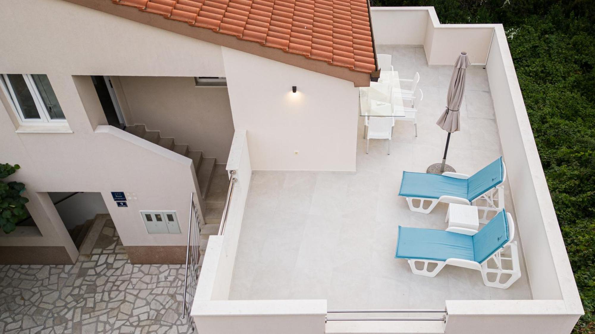 Bruno'S Poolside Apartments - Near Beach Trogir Dış mekan fotoğraf
